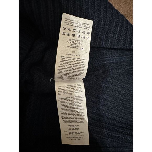 Vero Moda Long V-Neck Sweater NWT - Picture 7 of 7